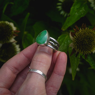 Green Glow Ring - Size UK S/US 9.5