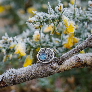 Winter Pod Ring - Size UK O/US 7.5