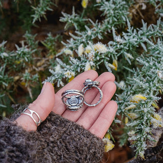 Winter Pod Ring - Size UK O/US 7.5