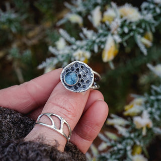 Winter Pod Ring - Size UK O/US 7.5