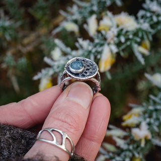 Winter Pod Ring - Size UK O/US 7.5